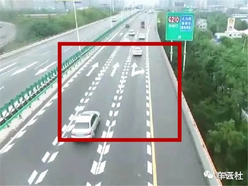 高速遇到"鱼骨标线",车主5天被扣12分?交警:这脑子还开车?