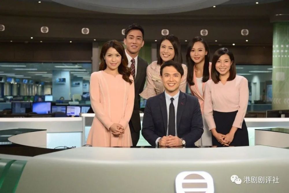 tvb新闻主播晒旧同事合照感触留言 l 黎姿与女儿