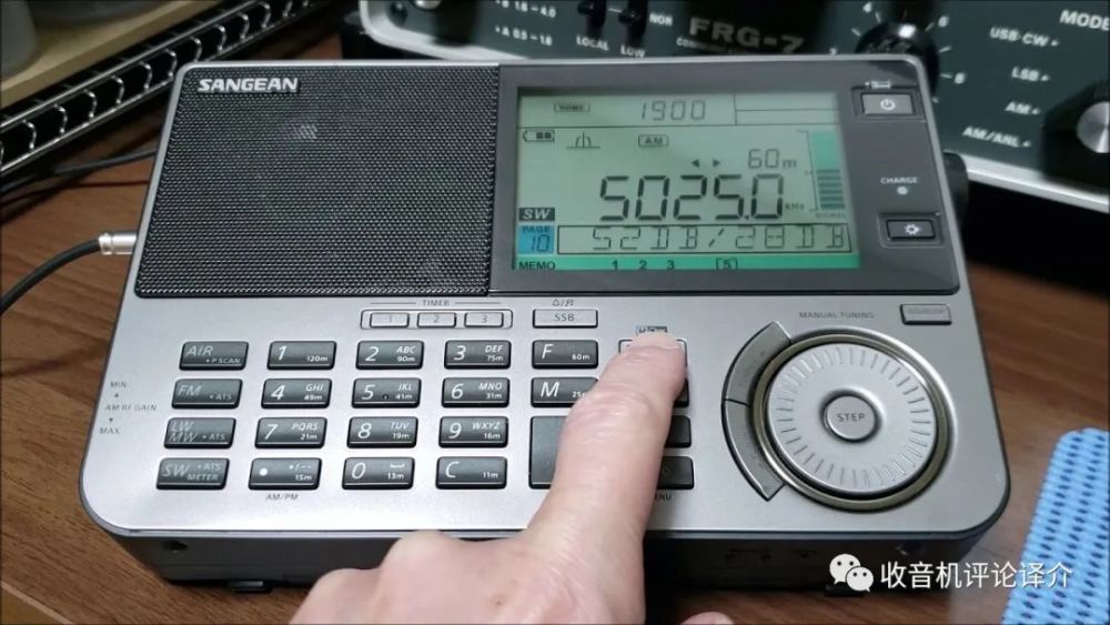 选山进909x2,还是德生pl990收音机?请看老外对比评测