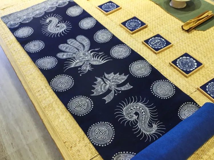 尊享定制|当福牛遇上古老神秘的苗族蜡染