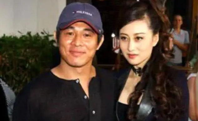 李连杰的2任妻子:57岁黄秋燕和56岁利智,2人对比差距太明显