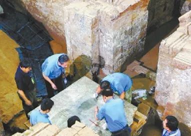 刘济墓墓志出土现场与宰相文集对比,刘济墓志出入不大,他死于7月