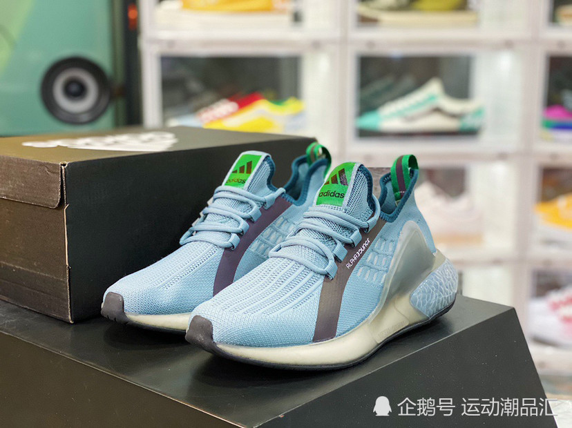 阿迪boost 阿尔法11代
