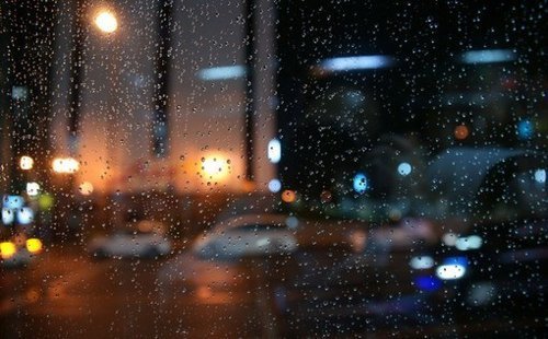 文案/最美的不是下雨天而是和你一起躲过雨的屋檐