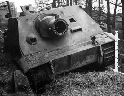 二战德军"突击虎"自行火炮:主炮口径380毫米,堪称毁天