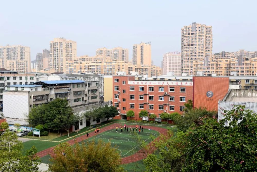 富顺县东湖小学