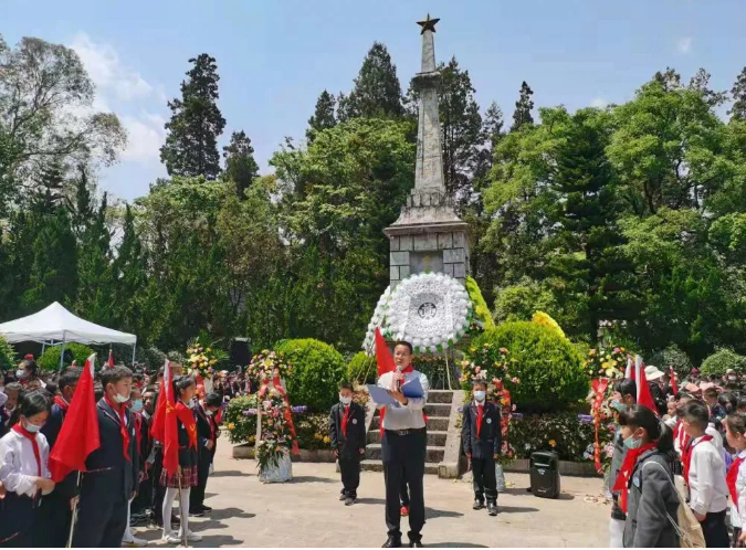 易门县组织少先队员到易门县烈士陵园,孙兰英爱国主义教育基地,老吾