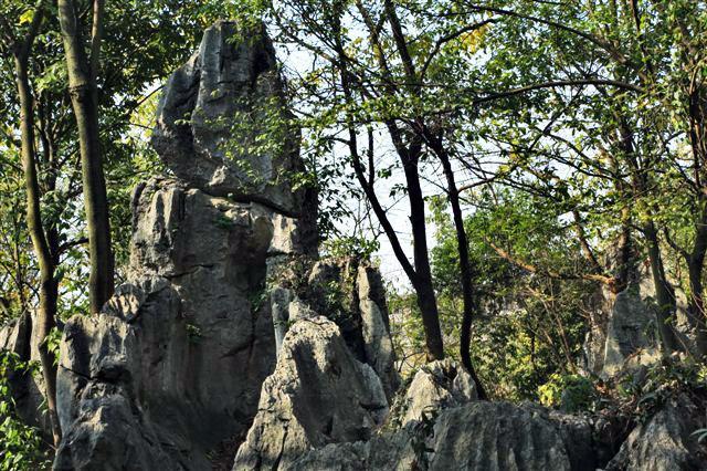 武冈市名胜古迹众多风景优美远足旅游的好地方