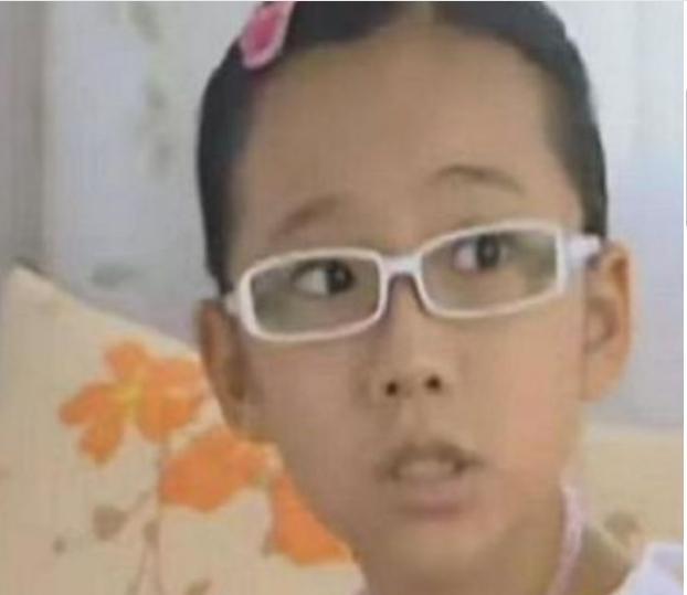 有种"整容"叫凌美雪长大,曾被全网吐槽长得丑,今逆袭成黑天鹅