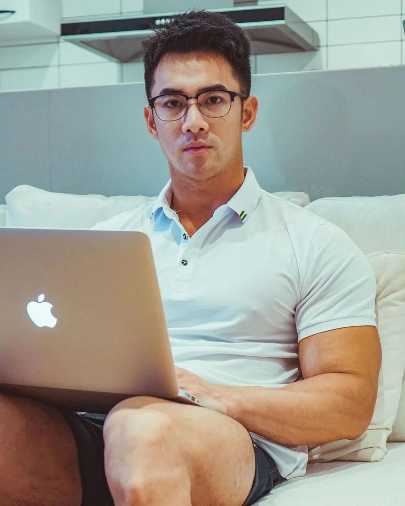 阳刚直男健身网红洪晓龙进军娱乐圈?_腾讯新闻