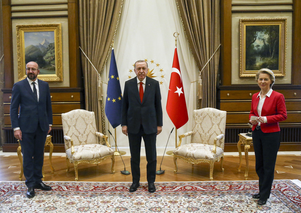 (国际)土耳其和欧盟领导人就经济和移民等问题举行会谈