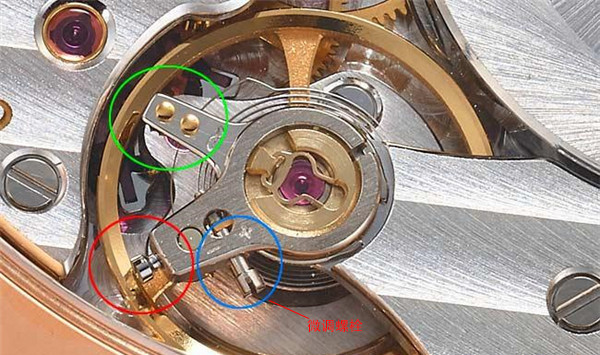 所以,弥补了有卡度微调调节时产生的游丝偏移缺陷,使手表精度更精准