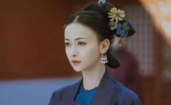 她是魏璎珞的原定人选因懒拒绝导演这才成就吴谨言
