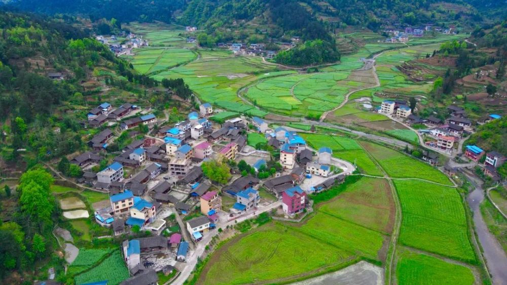 航拍岑巩:一村一景,乡村振兴机遇多——观音冲村