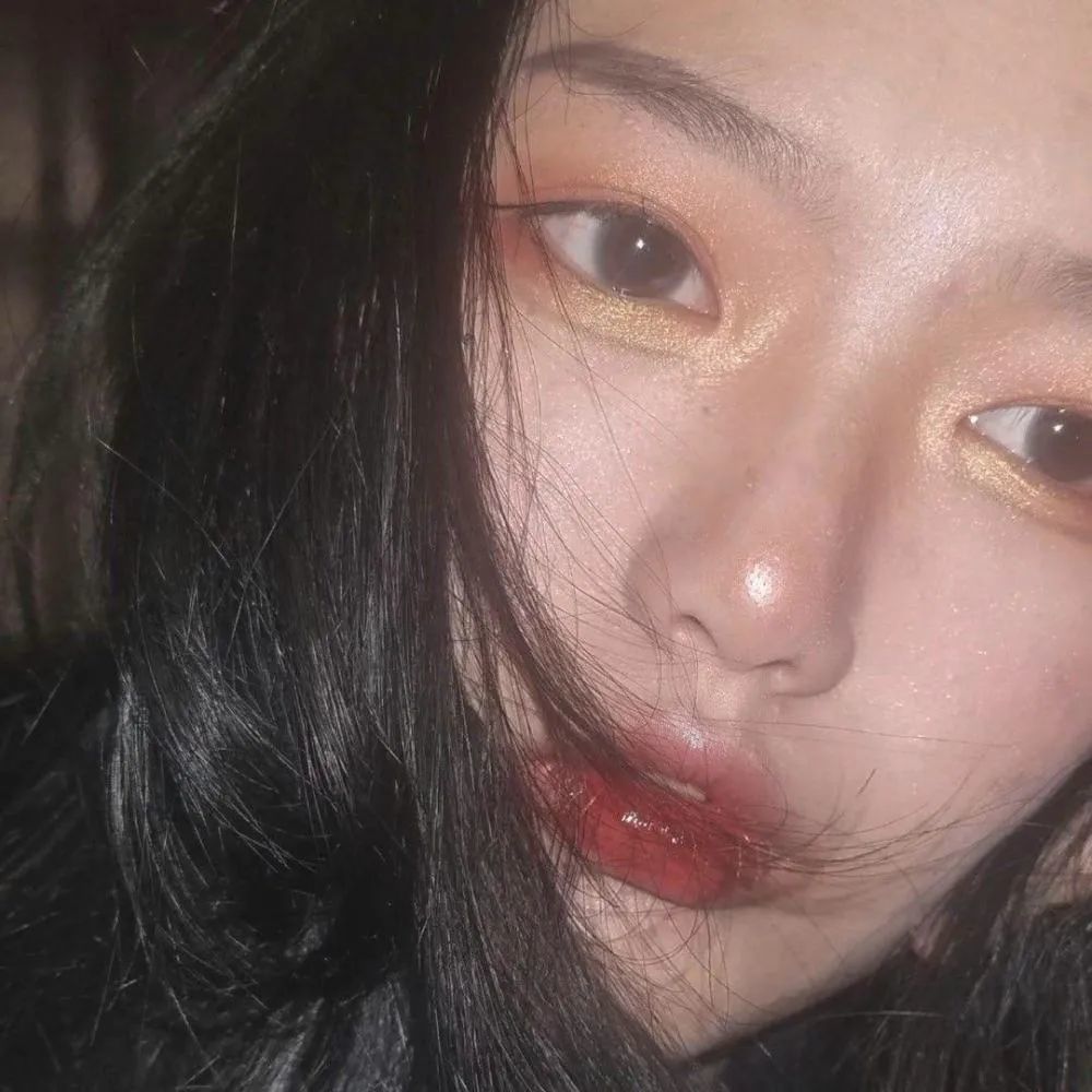 怼脸头像|目光还在捉迷藏