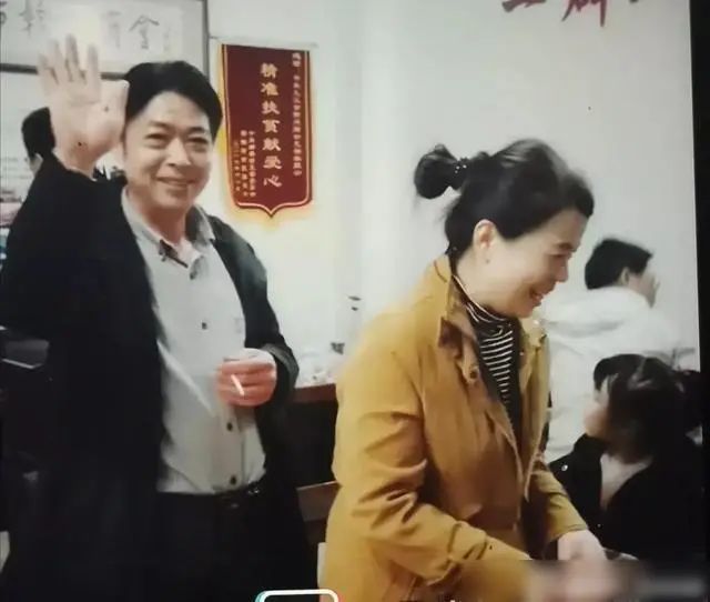 错换人生郭威回乡祭祖令许敏高兴,妻子田静的表情却耐人寻味!
