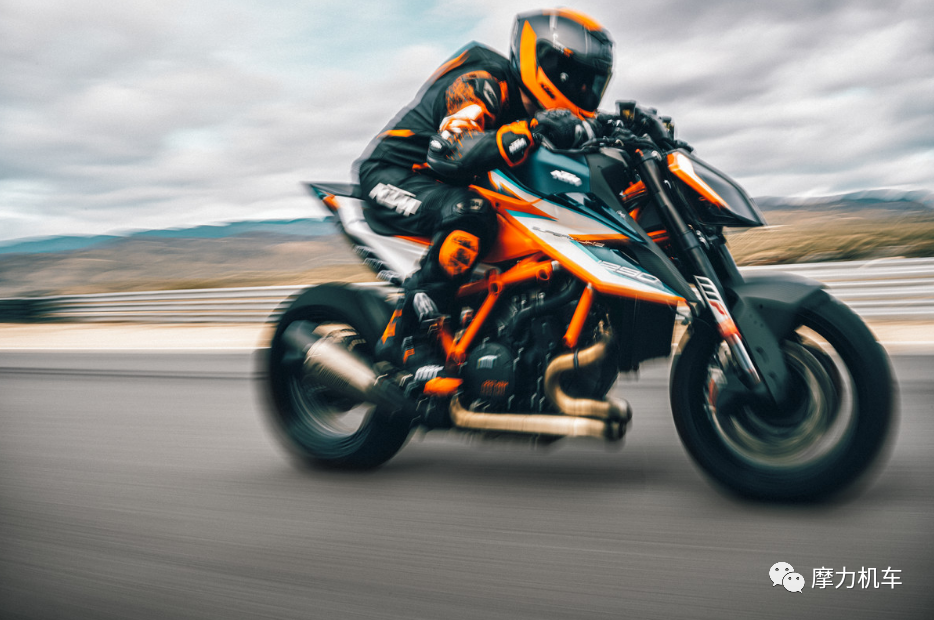 减重18斤!ktm 1290超级公爵rr限量500台发表