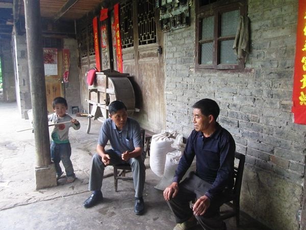 在正安县格林镇风光居,提起前村主任叶宇,不管有多少人称赞,多少人竖