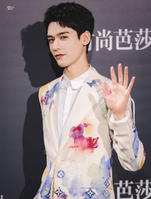 人间幽默本人!龚俊新综艺cos哪吒,造型十分搞笑