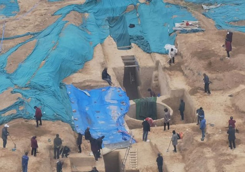 不少"古都郑州名不虚传"记得十几年前化工路秦岭路附近就发现古墓群