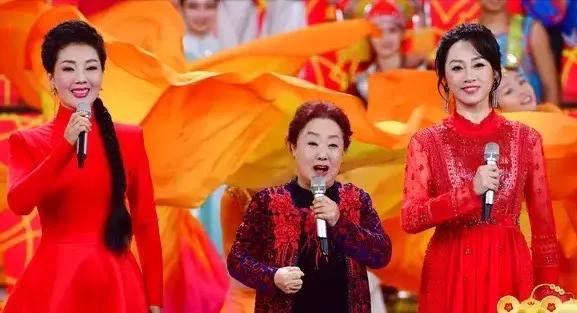 歌唱家郭兰英:出生被抛弃,30岁脊椎被踩瘫痪,一生遗憾