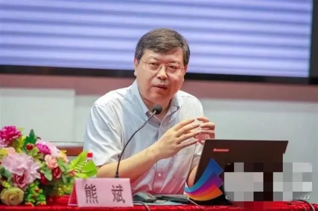 熊斌,华东师范大学数学科学学院教授,博士生导师,上海市核心数学与