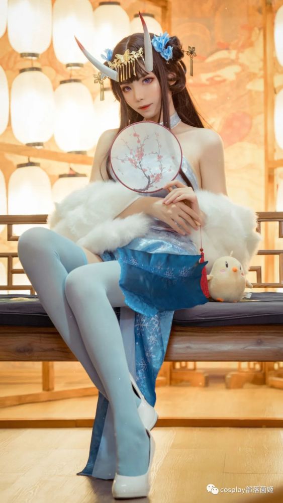 cos碧蓝航线能代装冬雪沁香cos正片一粒榛子