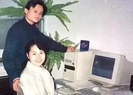 出乎意料!马云26岁儿子马元坤曝光,颜值甩王思聪几条街!