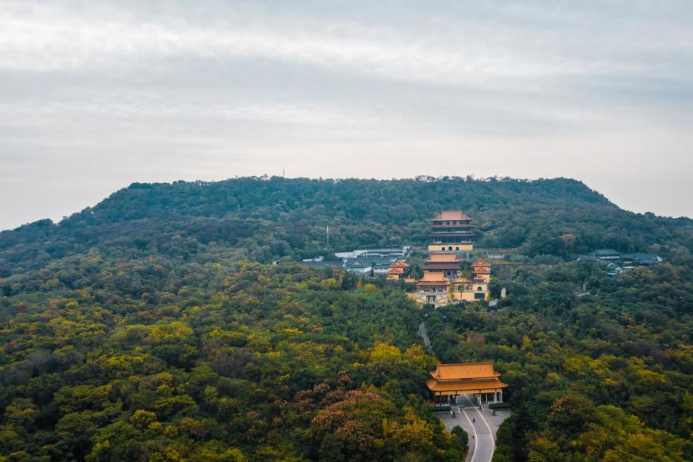 联发南京翡翠方山穿越方山寻得一墅