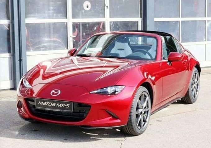 2022款马自达mx-5:2.0引擎 硬顶敞篷,小巧车身造型真帅气!