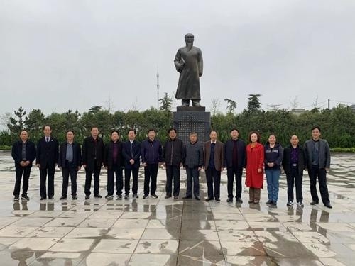 唐河县:河南省冯友兰研究会到唐河县调研冯友兰故里文化建设