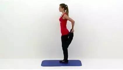 运动后一定要拉伸,这4个简单动作能放松肌肉,塑造腿部