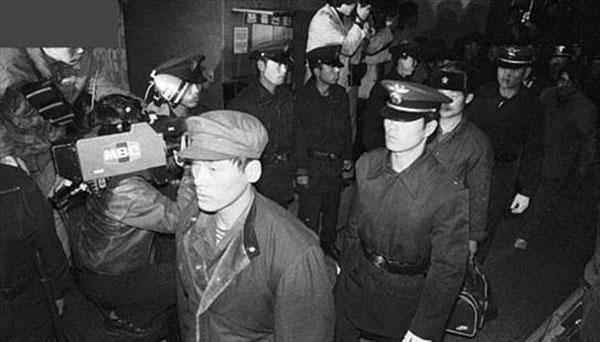 1985年两叛徒射杀6位战友驾驶鱼雷艇叛逃韩国最后下场如何