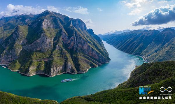 航拍长江三峡:高峡平湖无限春