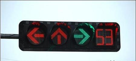 右转车辆只有根据右转箭头信号灯的指示才能行驶
