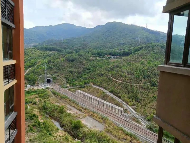 震惊!惠阳雅居乐花园再现"墓景房",业主要求搬迁墓园