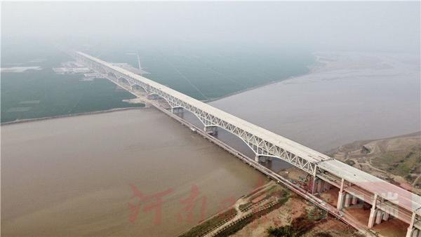 郑济铁路郑州黄河特大桥加紧建设