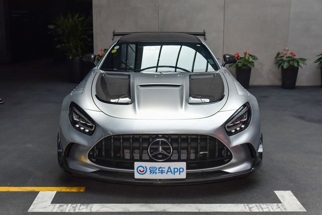 赛道终结者 抢先实拍梅赛德斯-amg gt black series_腾讯新闻