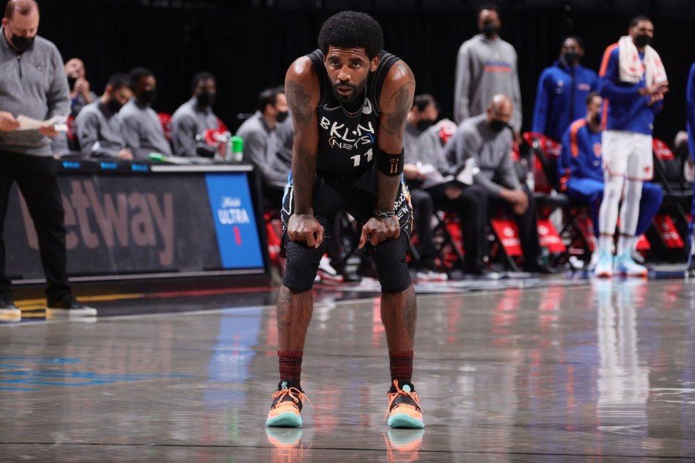 欧文近期频繁上脚耐克"kyrie low 3,其配置与实战效果如何?_腾讯新闻