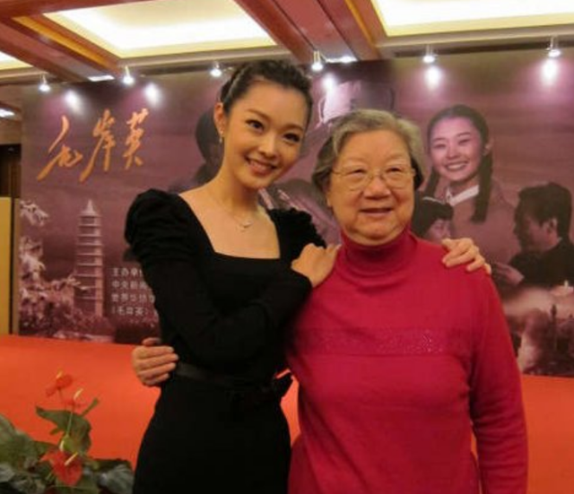 毛岸英牺牲后,妻子刘思齐今何在?1962年再婚,长子名字