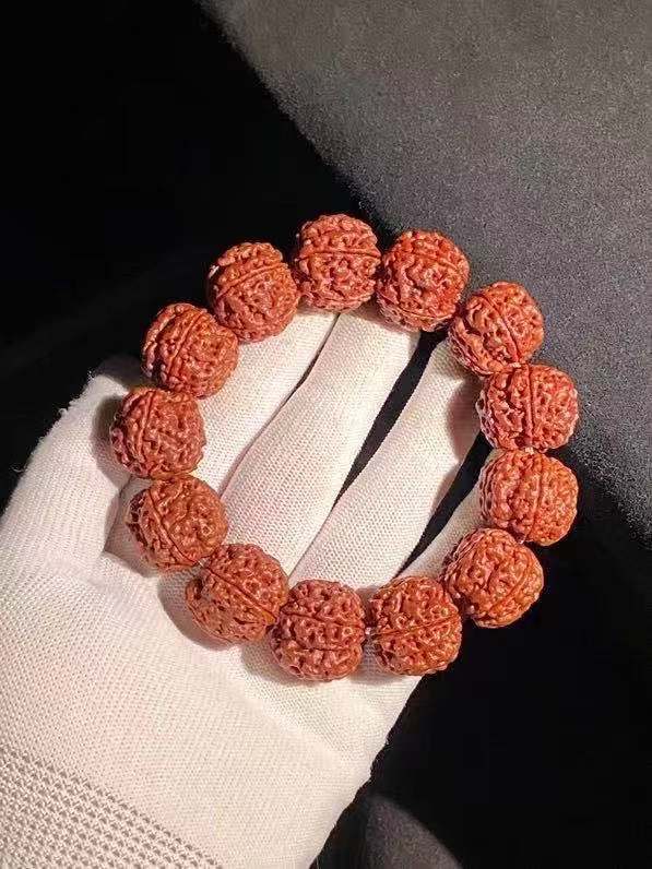 文玩圈怪象:金刚菩提虐手又丑,为何还有那么多人喜欢?