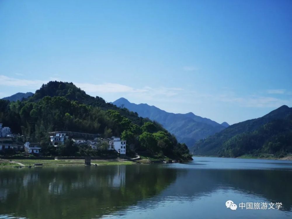 主要旅游景点:安徽歙县深渡镇,浙江淳安县千岛湖景区.