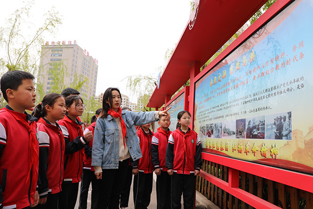 组图|党史学习在校园