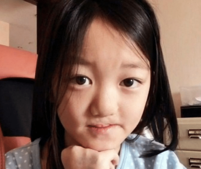 花上百万做3次手术的李嫣,穿jk水手服,依然逃不了被嘲