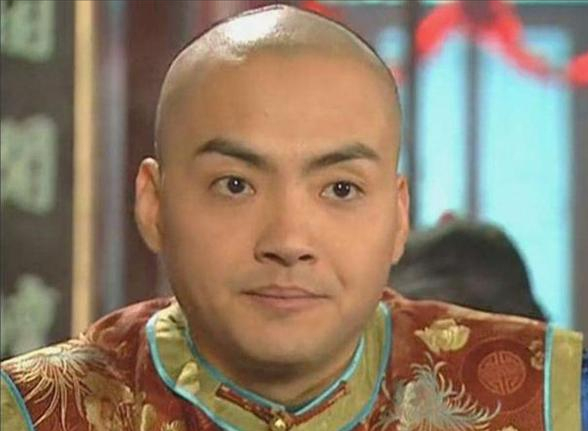 还珠格格萧剑坚持为刘丹扫墓20年网友猜测终身不娶