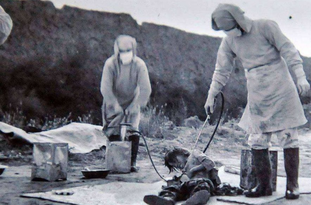 正在做人体实验的731部队不过也有调查人员依然想方设法地采访到了
