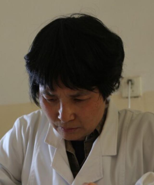 "战地女神"刘亚玲,擅自上老山前线遭处分,后来过得如何?