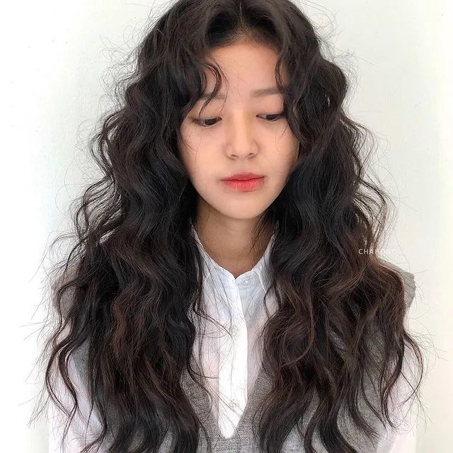 "水波纹"卷发