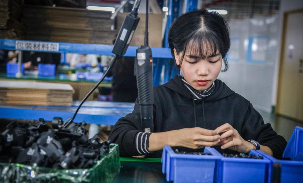 进厂做普工有优势?相信最后一条没人能拒绝