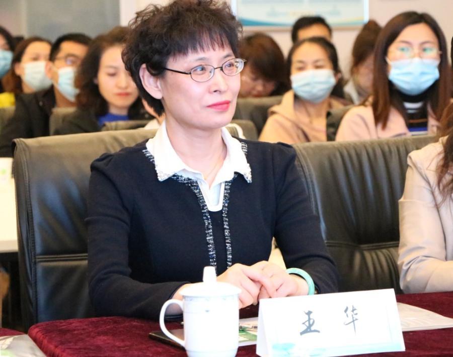 暖心致辞 温馨启幕 山东大学幼教服务中心主任张卫东为本次揭牌仪式